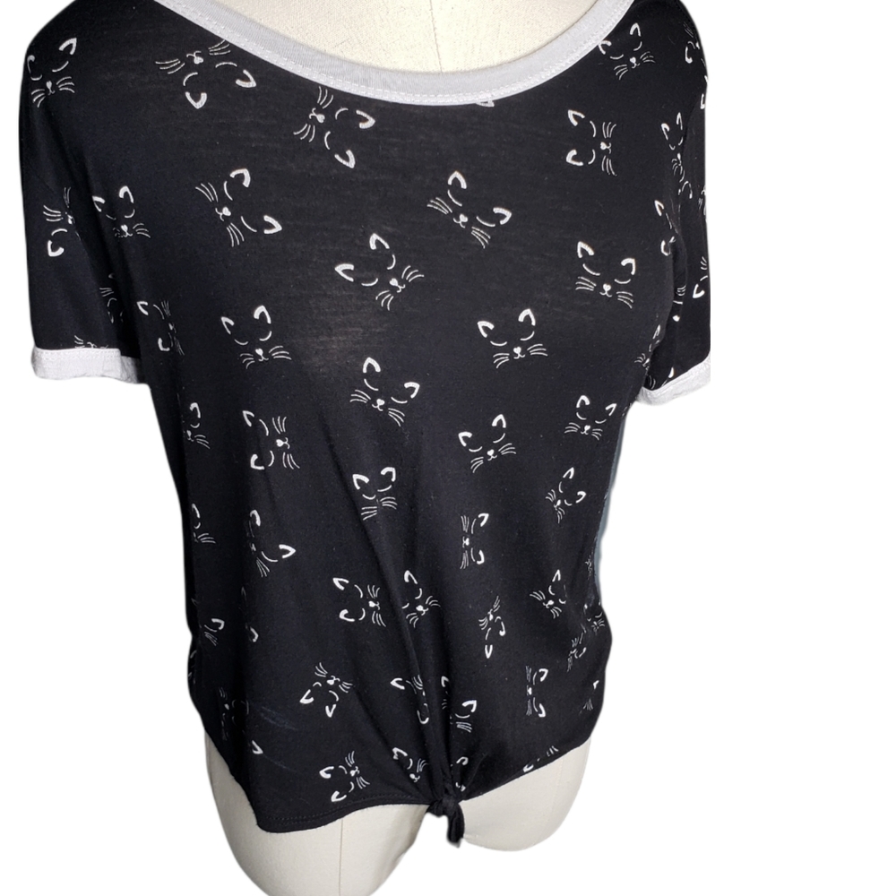 Vintage Baby Tee French Pastry USA Cat front tie tee ♡